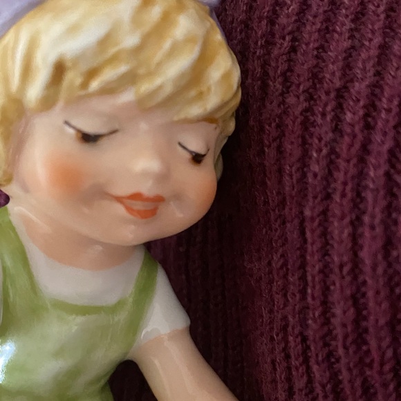 Goebel Porcelain Girl with Basket in Green and Purple - Picture 2 of 6